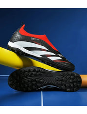 Predator Ultralight Soccer Sneakers